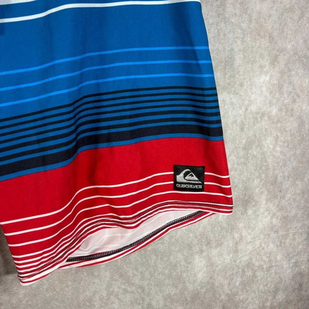 Quiksilver Board Shorts Mens 34 Blue Red White Striped Surfing Swimwear Beach